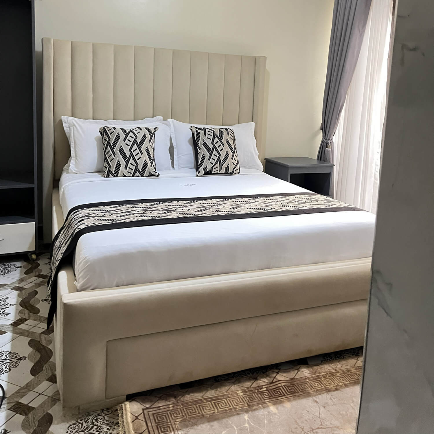 Bed Governors Hotel Ltd